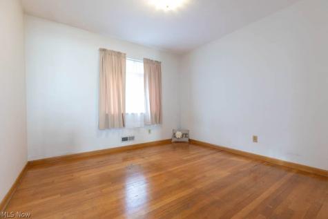 6311 Thornton Drive Parma OH 44129