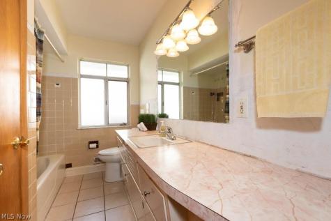 6311 Thornton Drive Parma OH 44129
