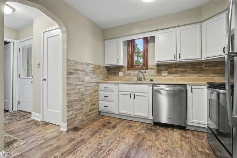 116 Melbourne Avenue Akron OH 44313