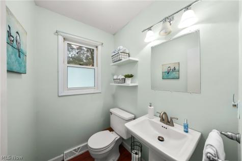 134 Hurd Road Aurora OH 44202