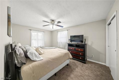 134 Hurd Road Aurora OH 44202