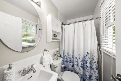 134 Hurd Road Aurora OH 44202