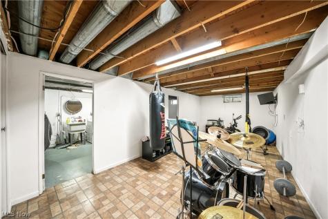 134 Hurd Road Aurora OH 44202