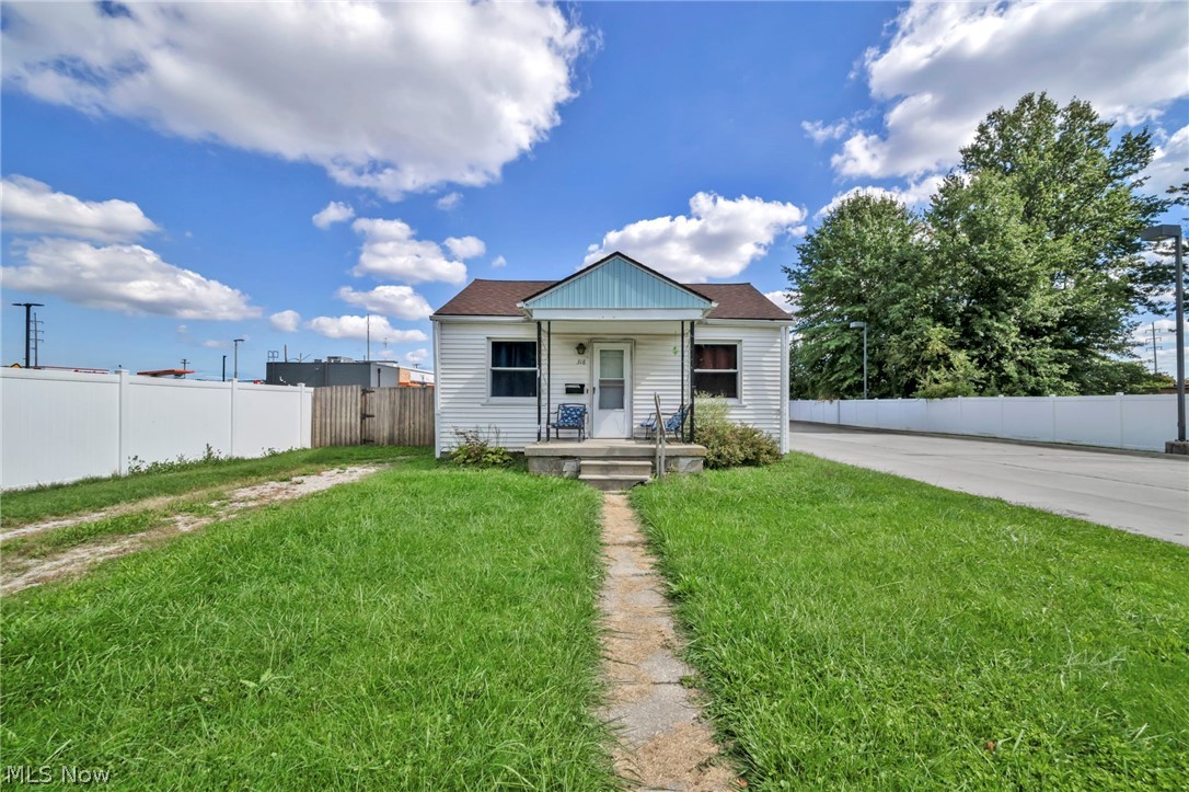 318 Longson Avenue Elyria OH 44035