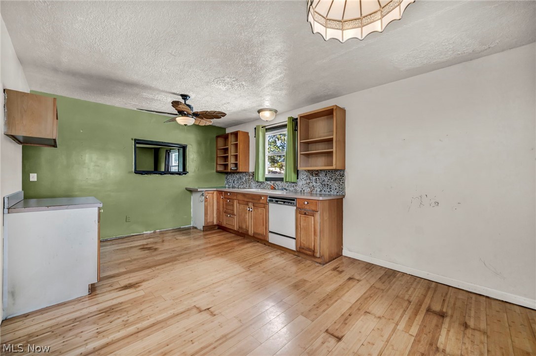 318 Longson Avenue Elyria OH 44035