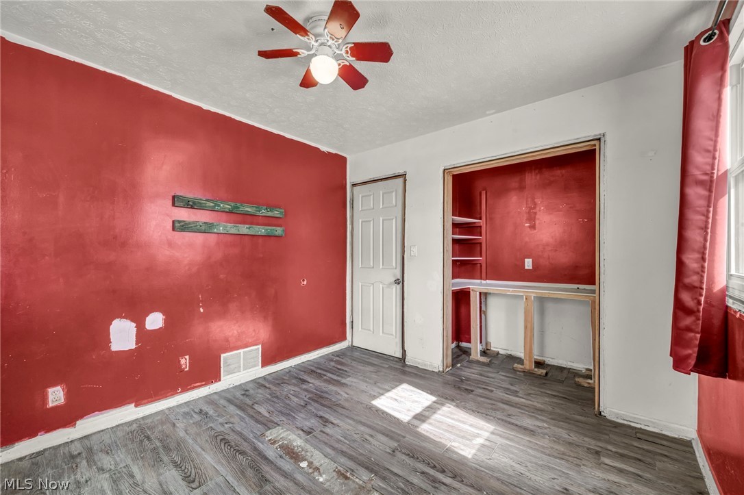 318 Longson Avenue Elyria OH 44035