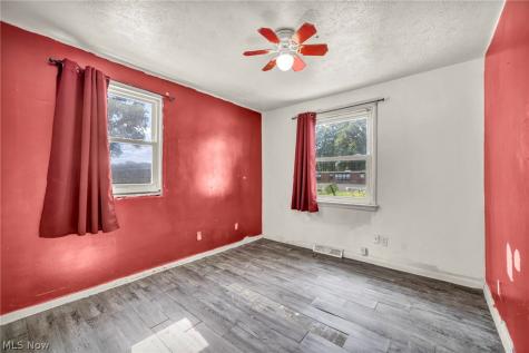 318 Longson Avenue Elyria OH 44035