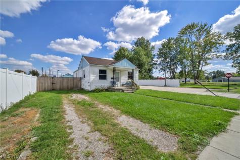 318 Longson Avenue Elyria OH 44035