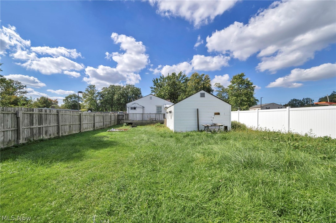 318 Longson Avenue Elyria OH 44035