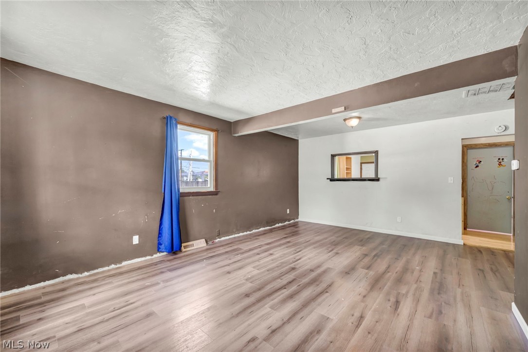 318 Longson Avenue Elyria OH 44035