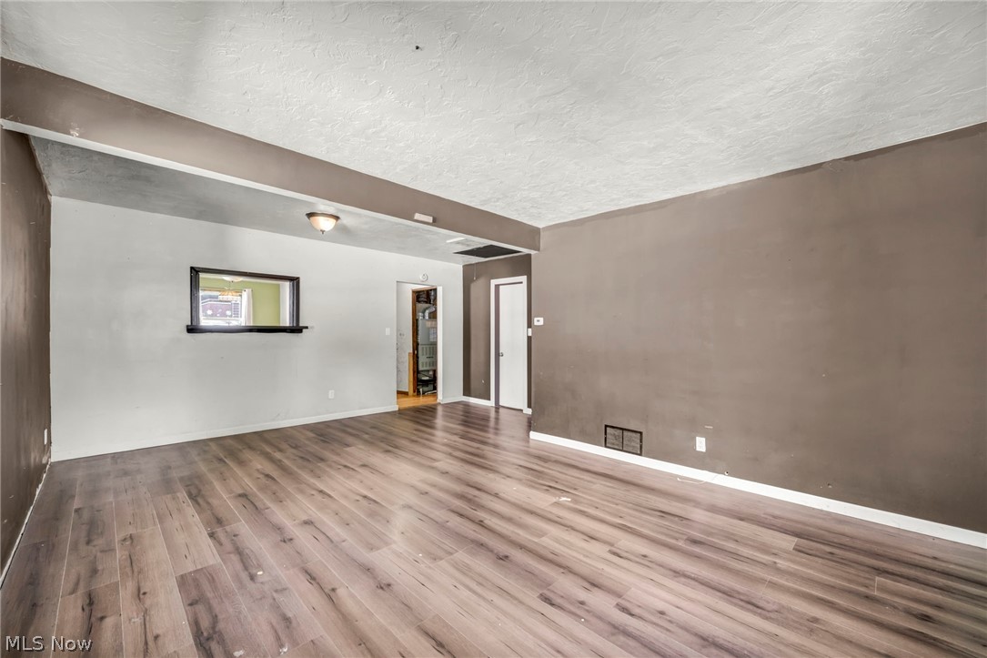 318 Longson Avenue Elyria OH 44035