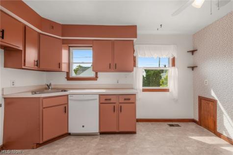7413 Traymore Avenue Brooklyn OH 44144