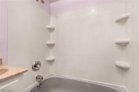 7413 Traymore Avenue Brooklyn OH 44144