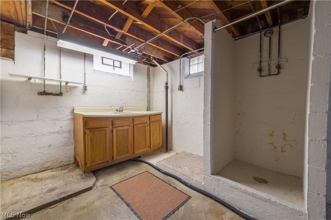 7413 Traymore Avenue Brooklyn OH 44144