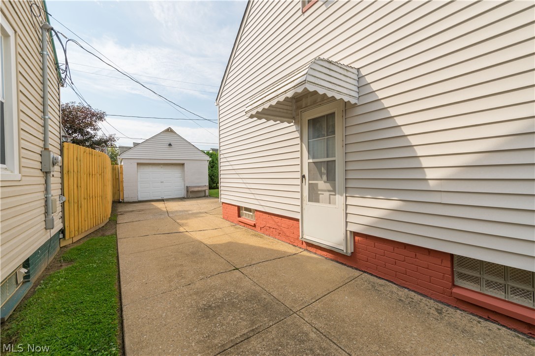 7413 Traymore Avenue Brooklyn OH 44144