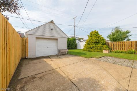 7413 Traymore Avenue Brooklyn OH 44144