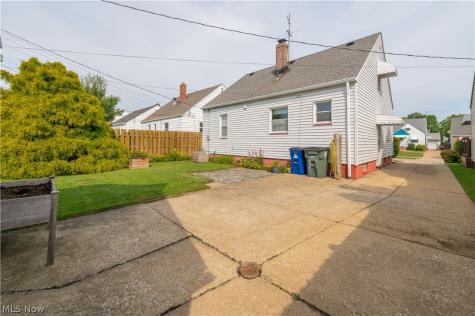7413 Traymore Avenue Brooklyn OH 44144