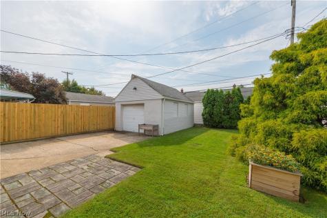 7413 Traymore Avenue Brooklyn OH 44144