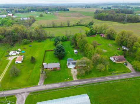 15390 Cenfield Street NE Alliance OH 44601