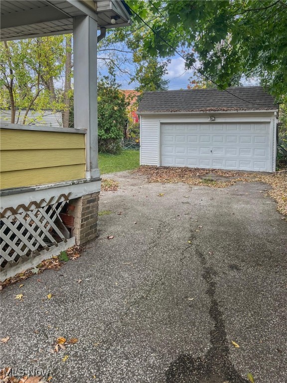 945 Dresden Road Cleveland Heights OH 44112