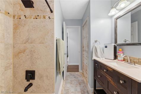888 Orchard Avenue Barberton OH 44203
