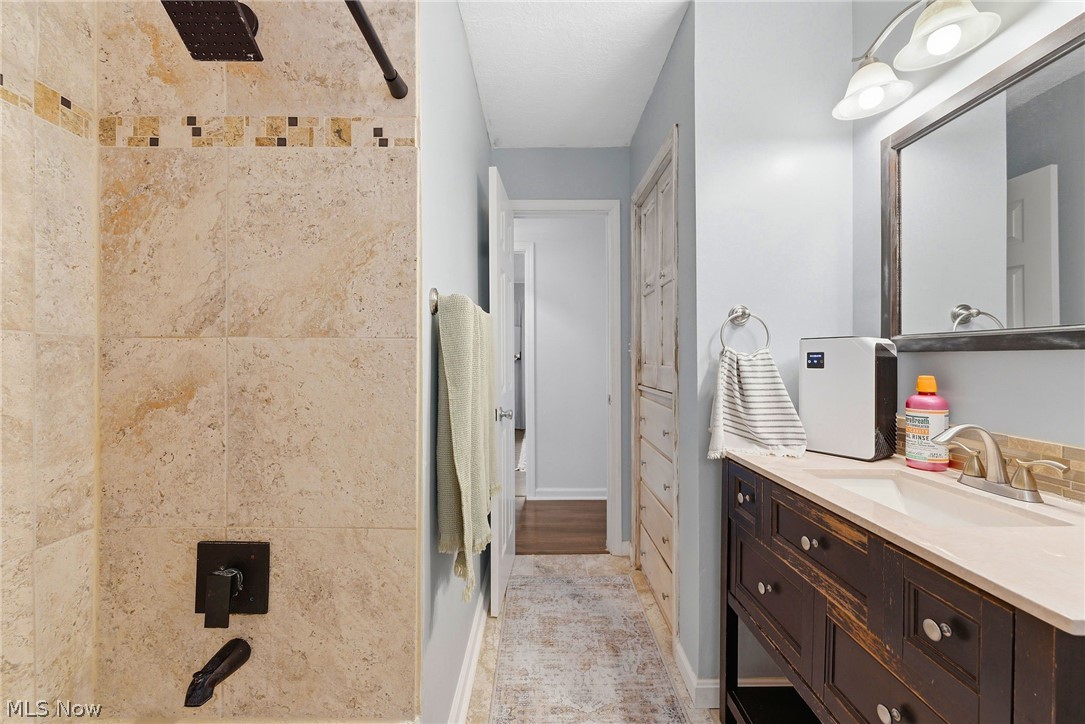 888 Orchard Avenue Barberton OH 44203
