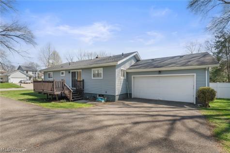 888 Orchard Avenue Barberton OH 44203