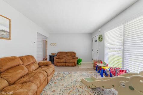 888 Orchard Avenue Barberton OH 44203