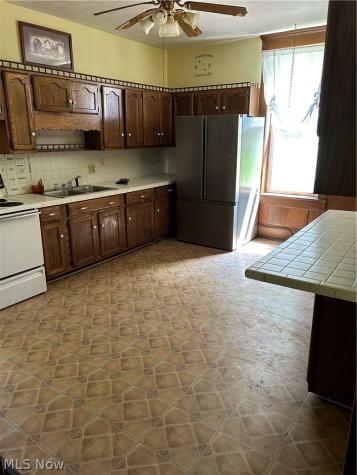 6027 Louisville Street Louisville OH 44641