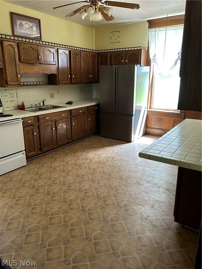6027 Louisville Street Louisville OH 44641