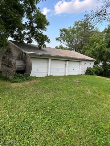 6027 Louisville Street Louisville OH 44641