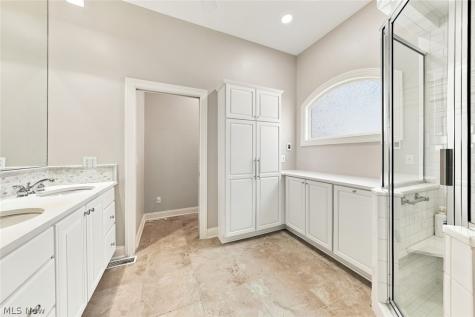 4240 Saint Annes Court Avon OH 44011