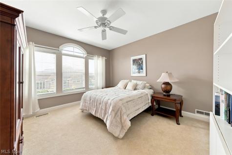 4240 Saint Annes Court Avon OH 44011