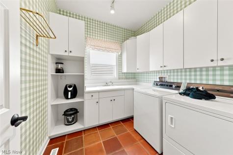 4240 Saint Annes Court Avon OH 44011