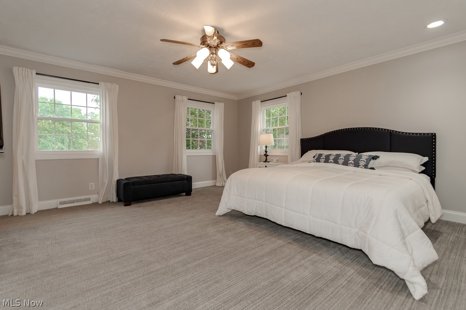 35981 Reeves Road Eastlake OH 44095