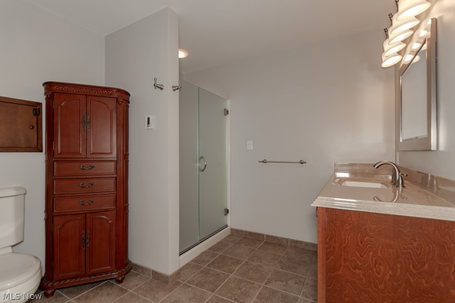35981 Reeves Road Eastlake OH 44095