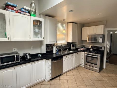 3557 Glencairn Road Shaker Heights OH 44122