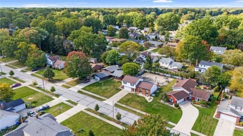 3520 Archwood Drive Rocky River OH 44116