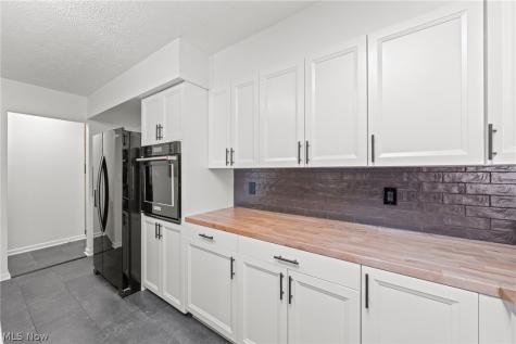3520 Shellhart Road Norton OH 44203
