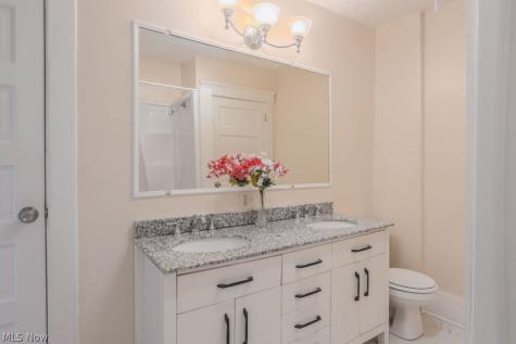 41796 Adelbert Street Elyria OH 44035