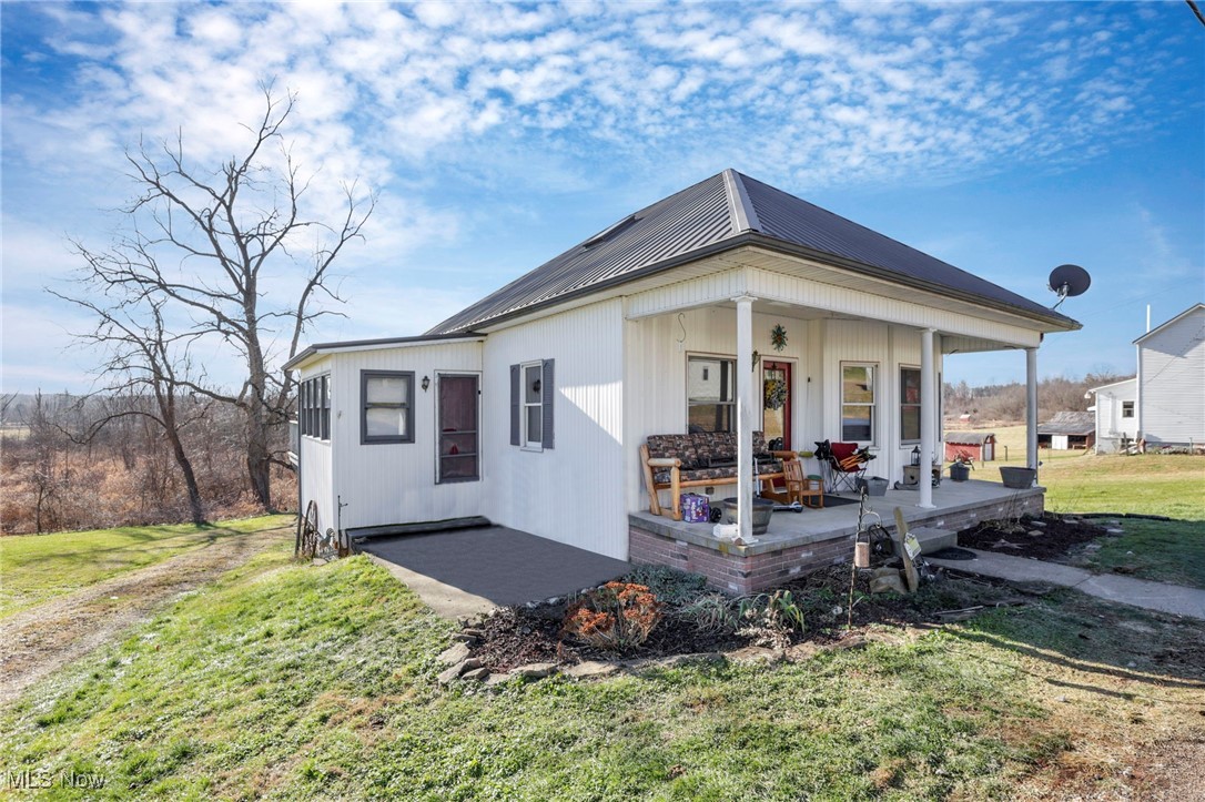14824 Old Glory Rd, Lore City OH 43755