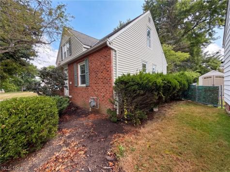 971 Learidge Road Cleveland OH 44124