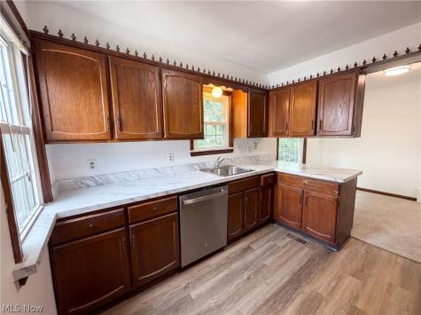 971 Learidge Road Cleveland OH 44124