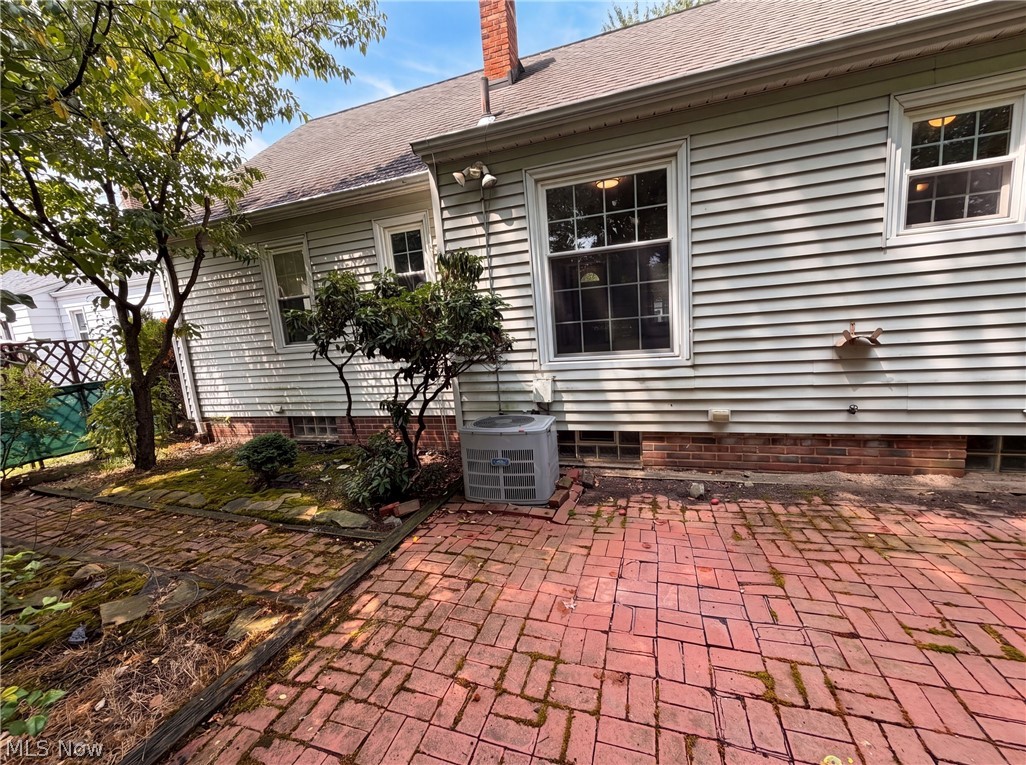 971 Learidge Road Cleveland OH 44124