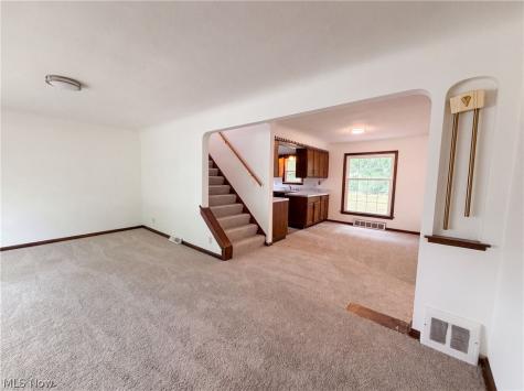 971 Learidge Road Cleveland OH 44124