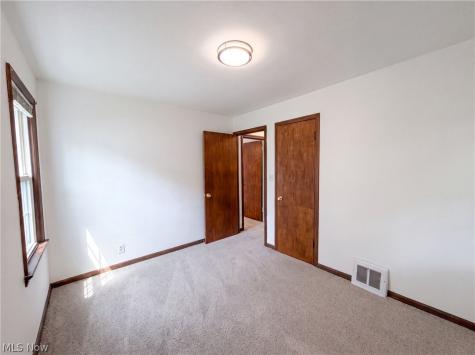 971 Learidge Road Cleveland OH 44124