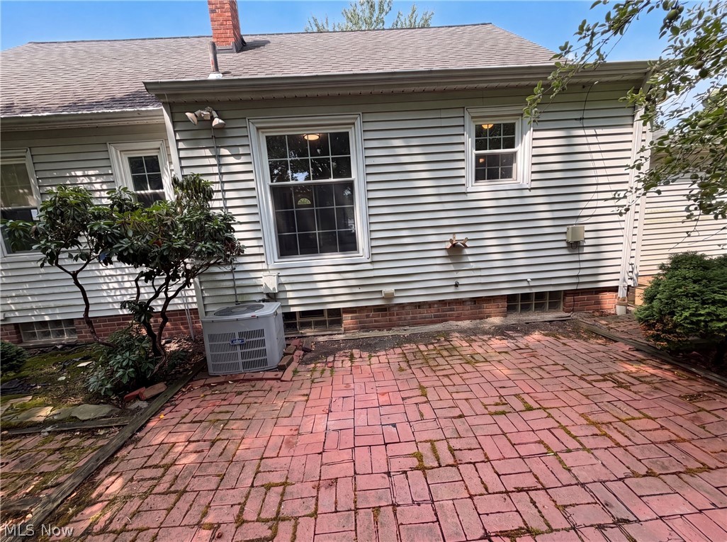 971 Learidge Road Cleveland OH 44124