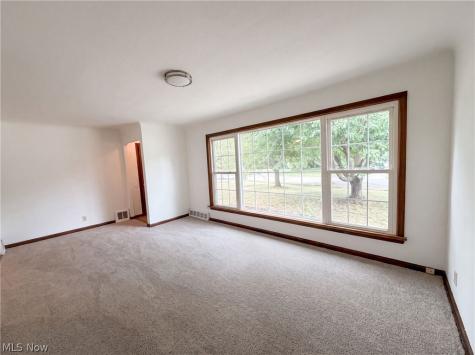 971 Learidge Road Cleveland OH 44124