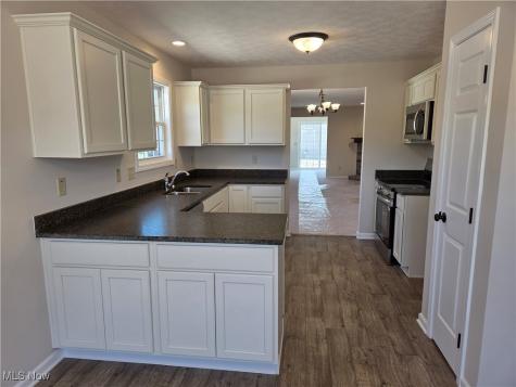 157 Stonecrest Trail Elyria OH 44035