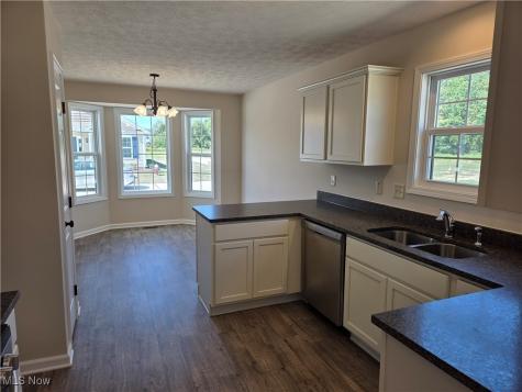 157 Stonecrest Trail Elyria OH 44035